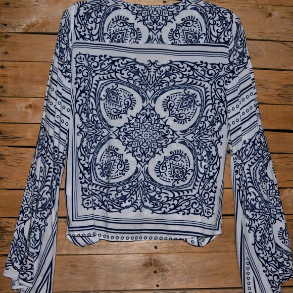 Blue Life blue and white long sleeve blouse size small - Picture 8 of 10